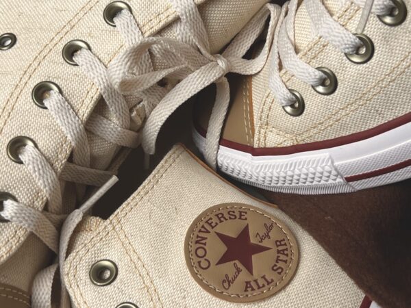 Por que o Chuck 70 continua sendo um ícone de estilo para todas as gerações