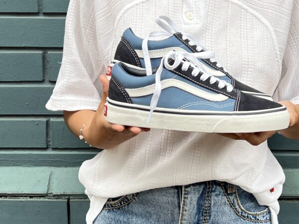 Vans Old Skool: O segredo para dominar o visual urbano sem perder o estilo